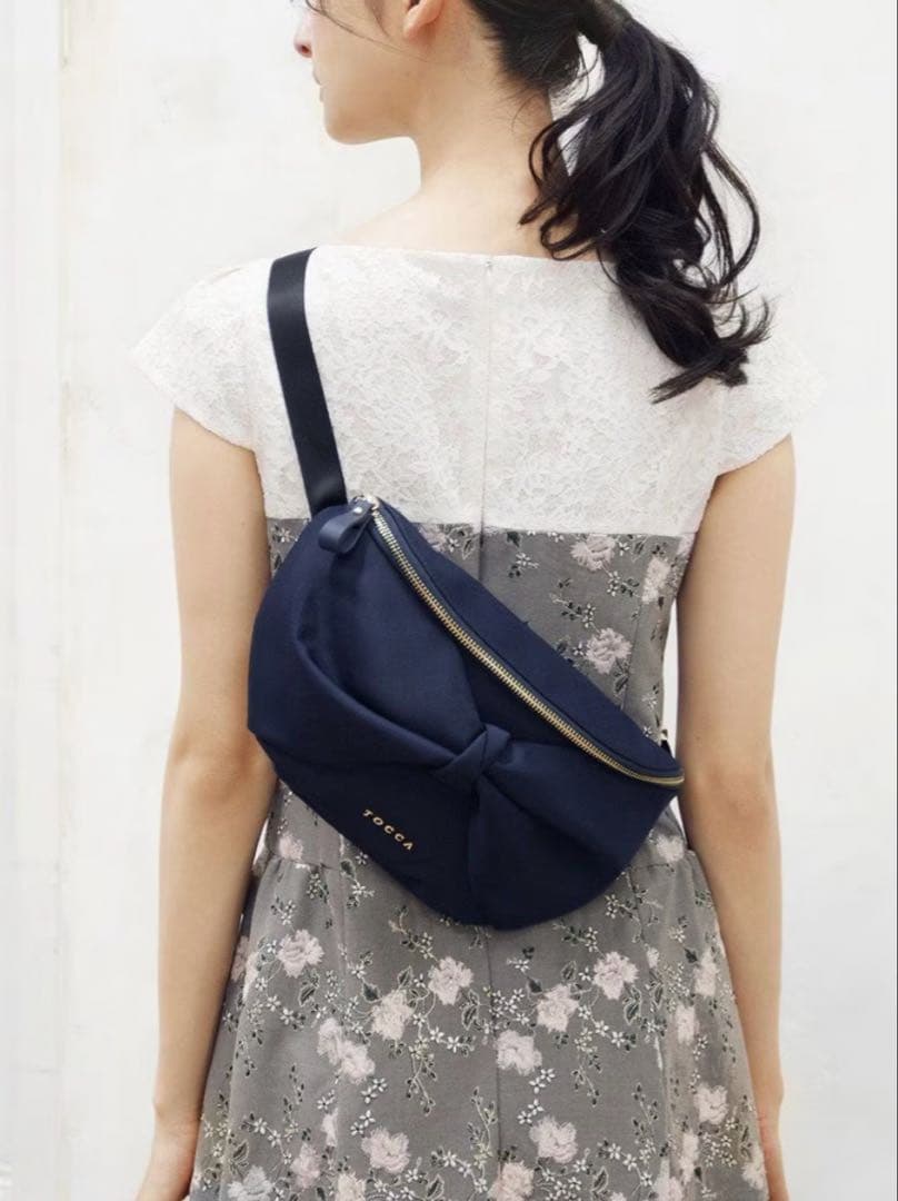 【新品未使用タグ付き】RIBBON KNOT BODY BAG ボディバッグ