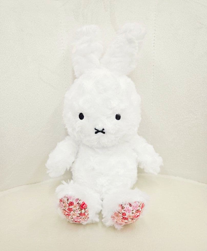 【新品】フラワーミッフィー　着せかえほわほわぬいぐるみ　ローズ本体+3着セット