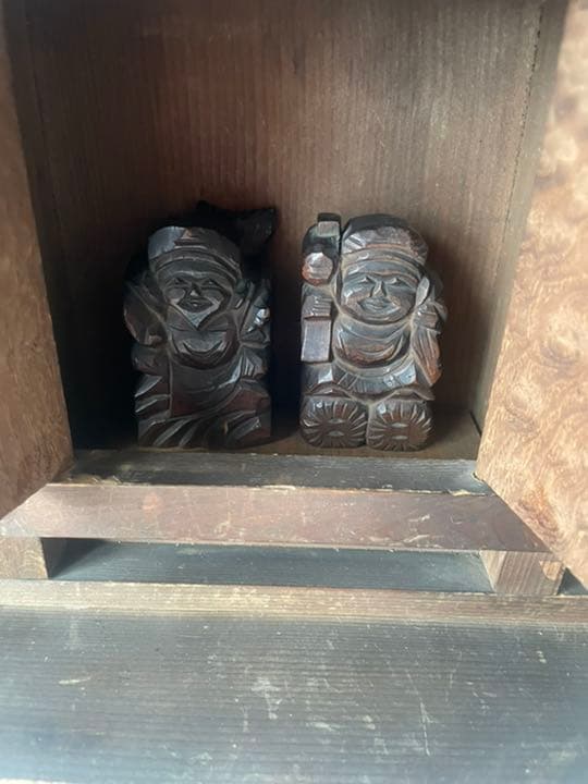 ウンフィア祠に祀られた 大黒様 恵比須様 祠 神棚 木彫刻 縁起物 小ぶり