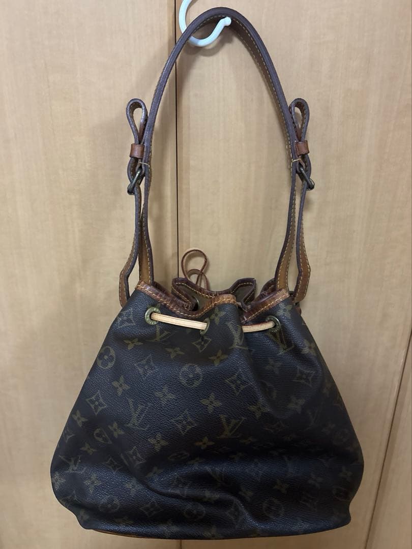 LOUIS VUITTONモノグラム ノエ ショルダーバッグ