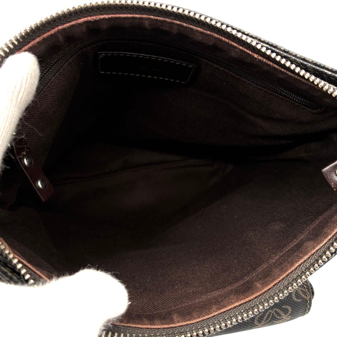 美品 ロエベ ショルダーバッグ リピートアナグラム ポーチ付 斜め掛け 黒 茶