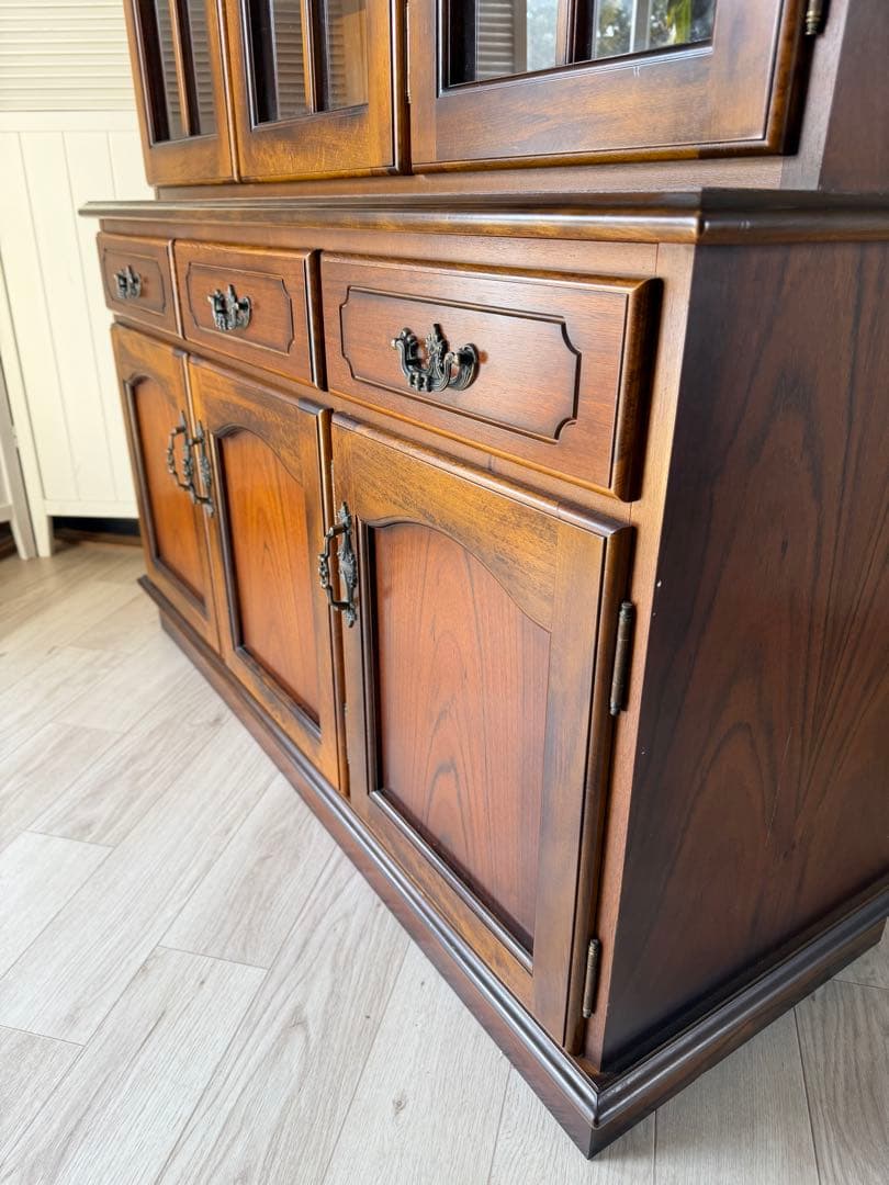 カリモク家具 コロニアルシリーズ 食器棚 キッチンボード ガラス棚 アンティーク