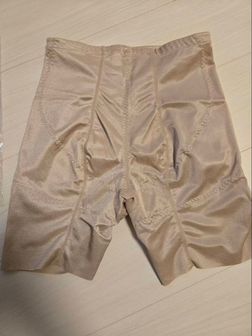 【値下げ中】ベージュブラジャーとショーツセット