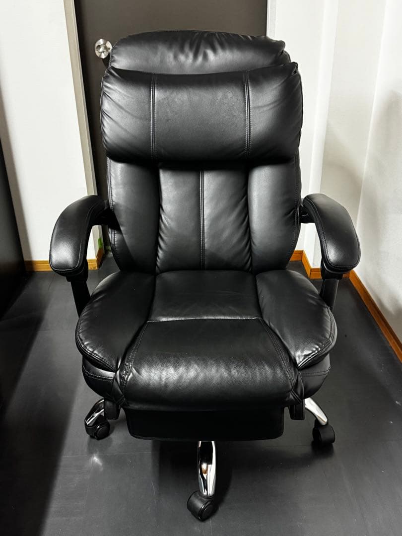 エグゼクティブチェア ブラック リクライニング機能　脚置き付
