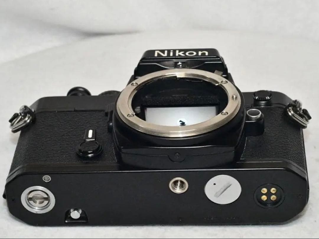 《動作品》 Nikon FE +標準レンズ付きフィルムカメラ
