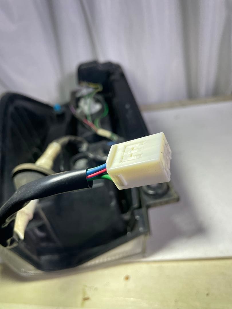 LA600S タントカスタム　前期　テールライト　右側