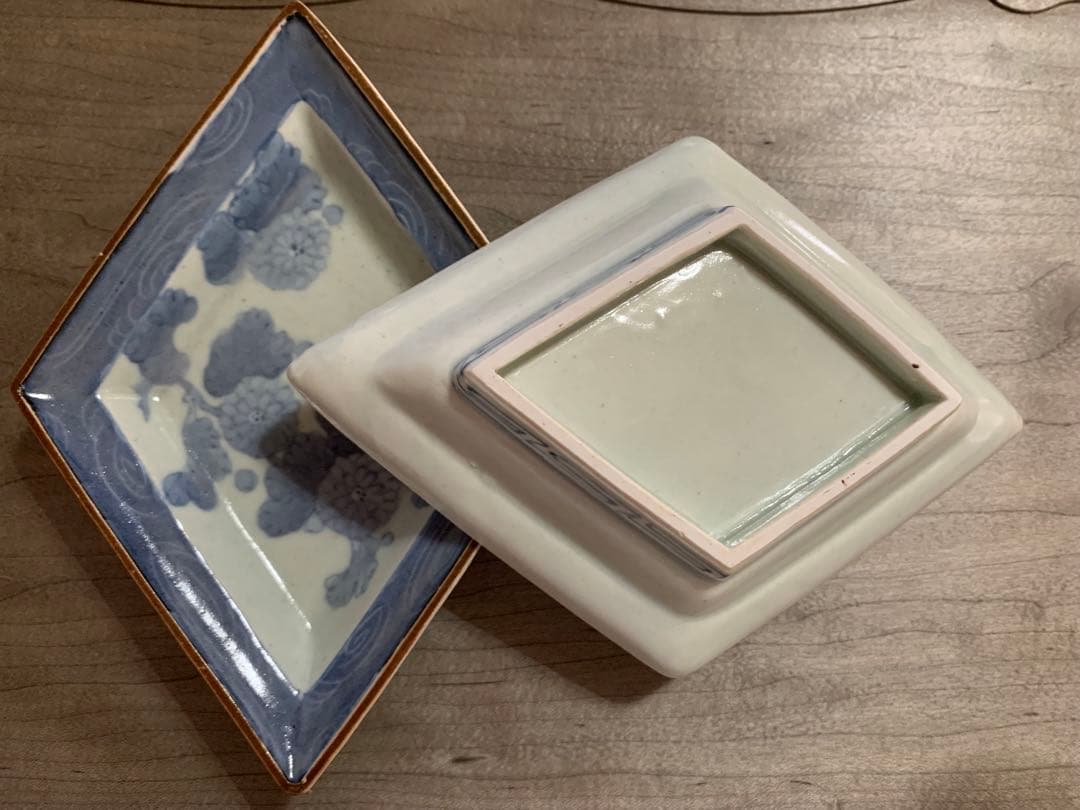 浜野まゆみさん　染付菊紋菱形皿　2枚組