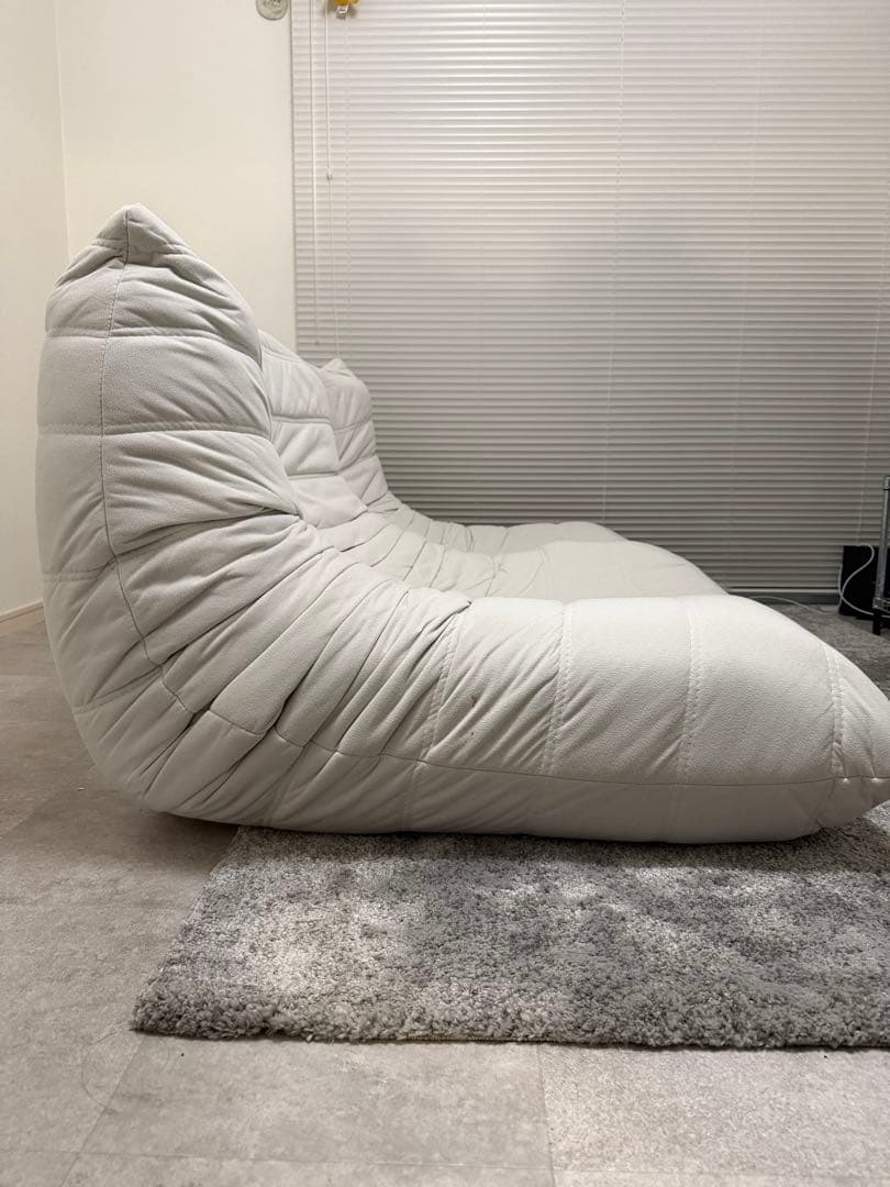 リーンロゼ　トーゴ　リプロダクト品　2人掛けソファ