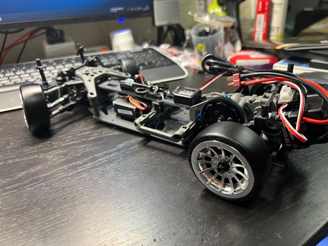 TEAM ASSOCIATED DC10 ドリフトカー