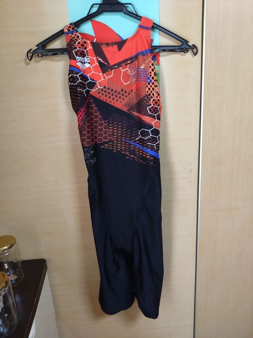 ⑦ BKOR 競泳用水着 赤・黒 ハイネック 残り1枚