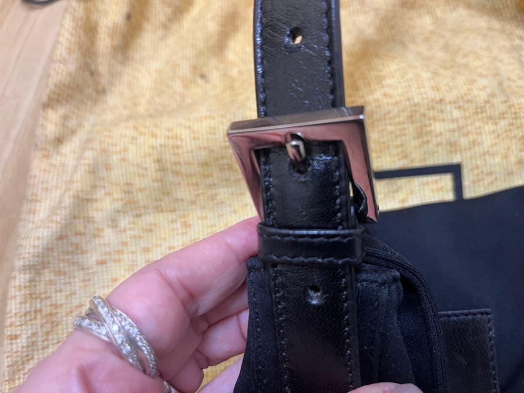 美品　FENDI フェンディ　マンマショルダーバッグ　ブラック