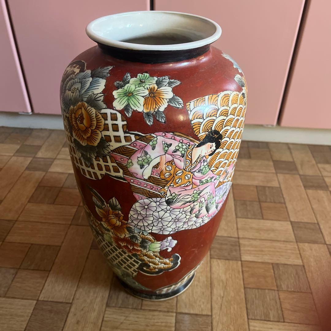 赤色 陶器 花瓶 花と女性の絵柄