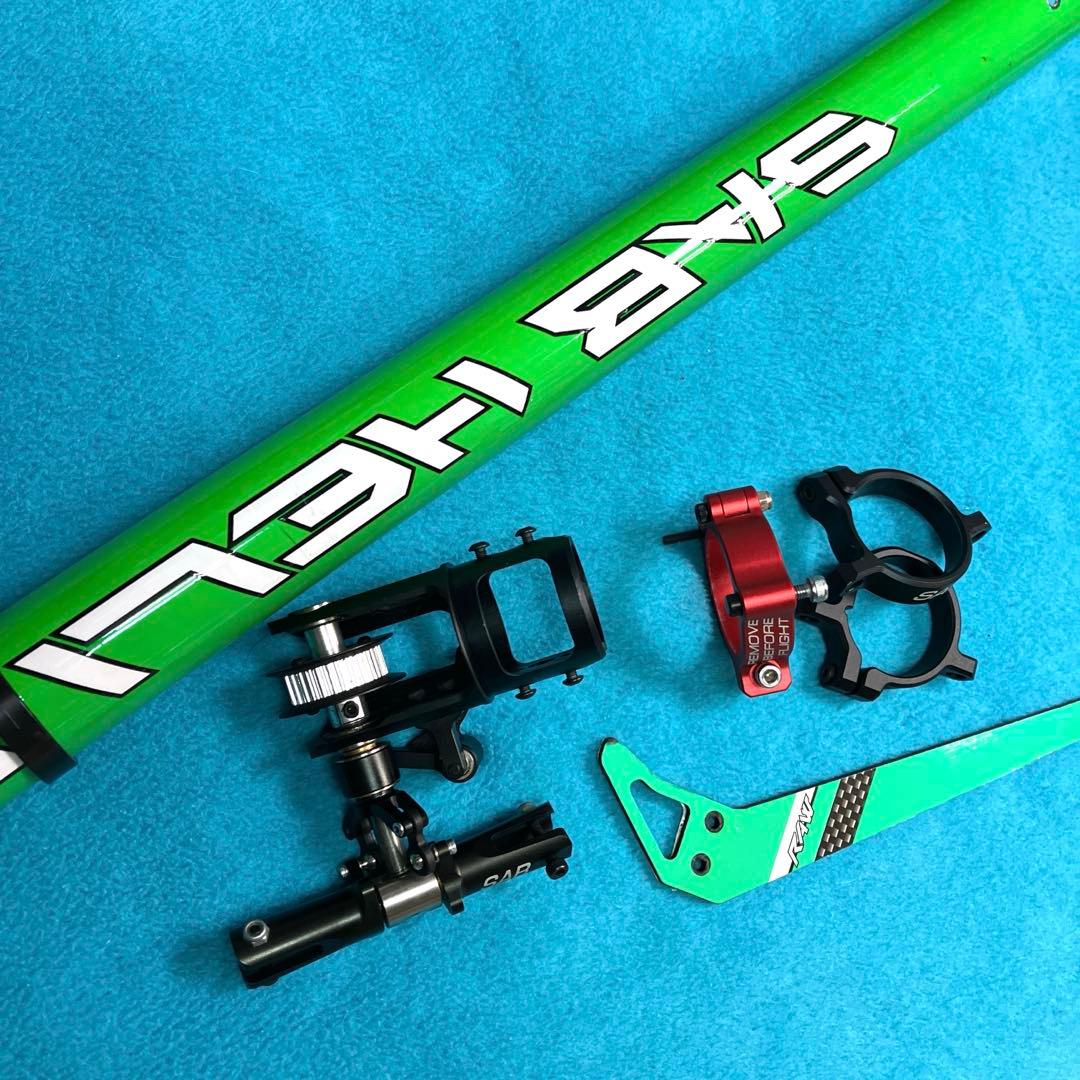 電動ラジコンヘリ　RAW700 中古パーツ　テール部品