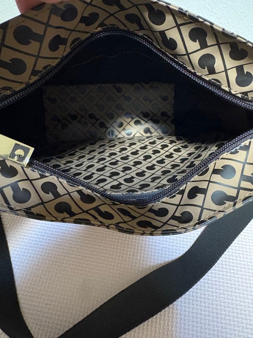 kueさま ゲラルディーニ☆ソフティ☆ショルダーバッグ☆定番人気型☆