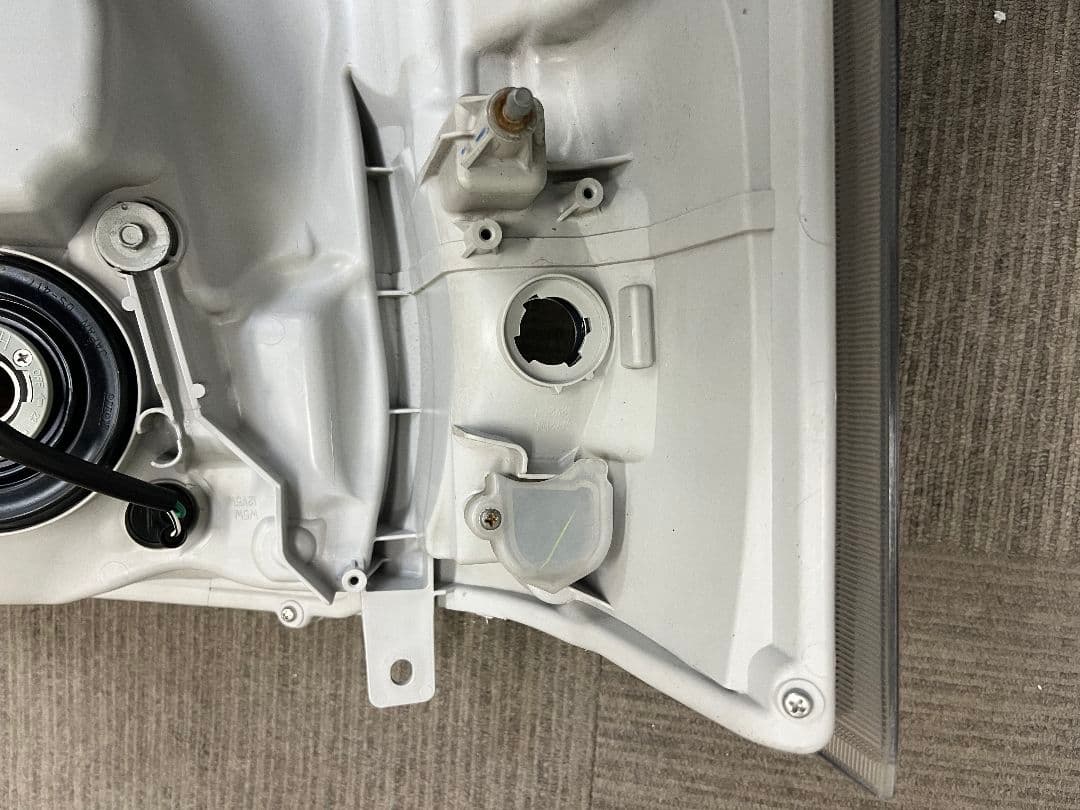専用　ハイエース　左ヘッドランプユニット