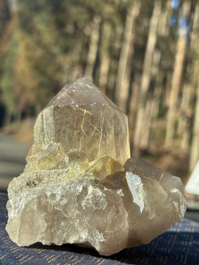 ルチレイテッドクォーツ原石AAAAA天然石母岩付　最高品質‼️大特価SALE