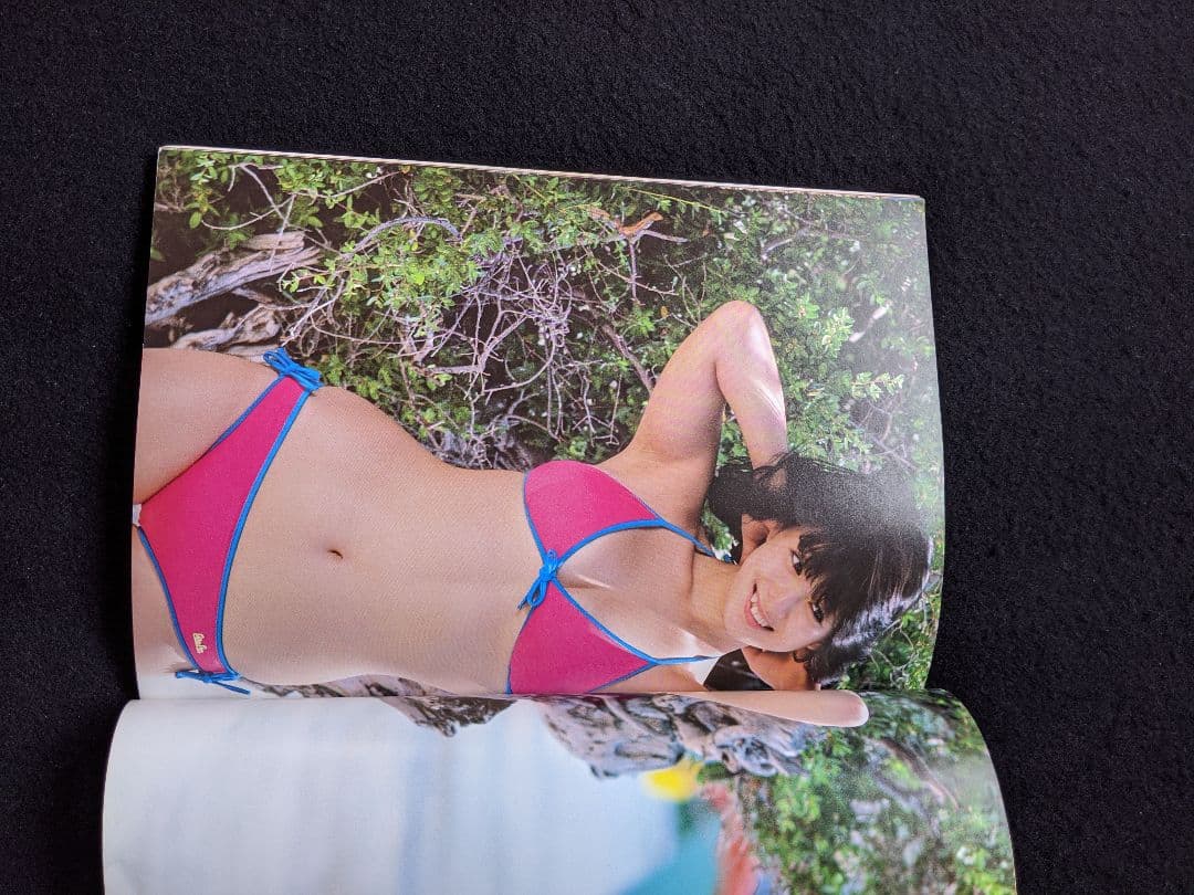 河合奈保子　写真集　NAOKO IN BANGKOK　アイドル　水着　初版本