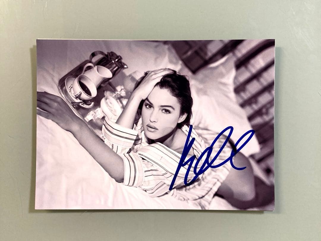 セール中…モニカ・ベルッチ直筆サイン入り2Lサイズ写真…