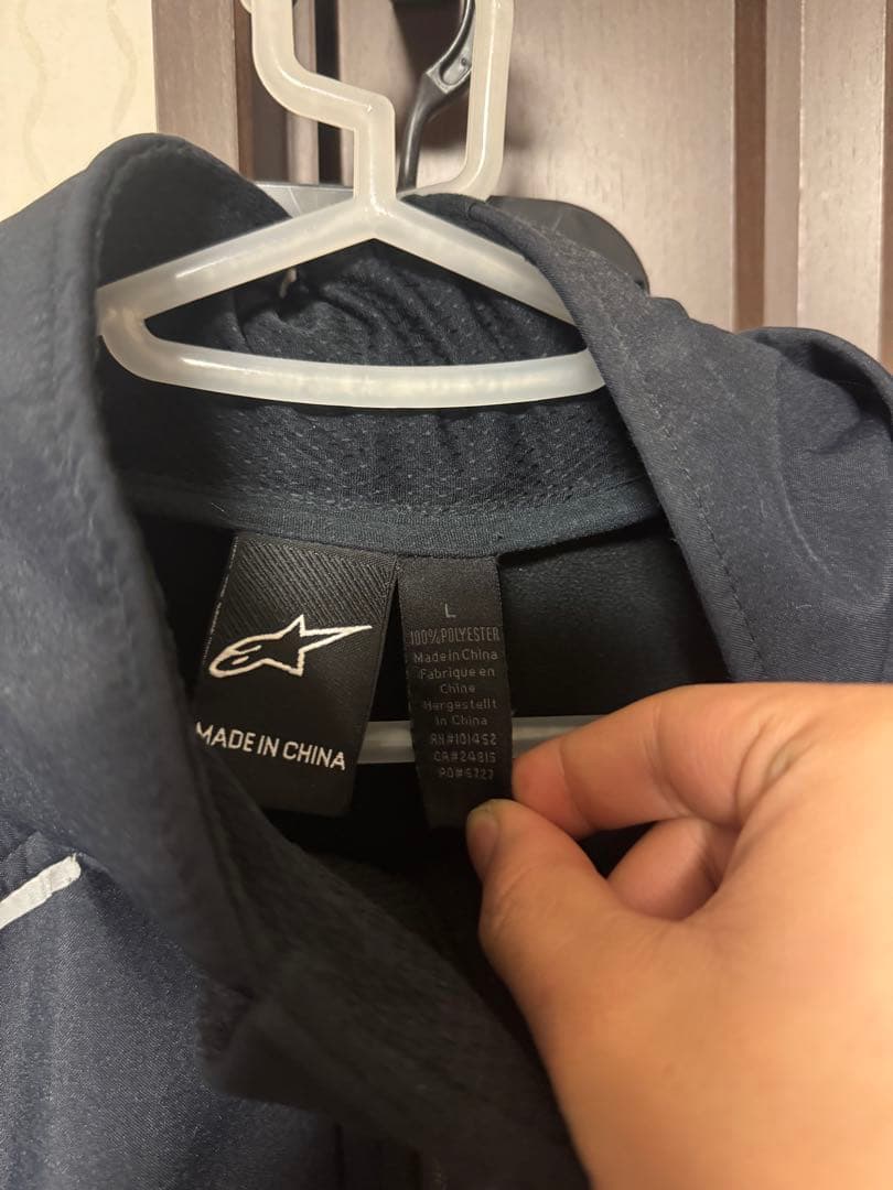 アルパインスターズ AKRAPOVIC コラボパーカー ジャケット