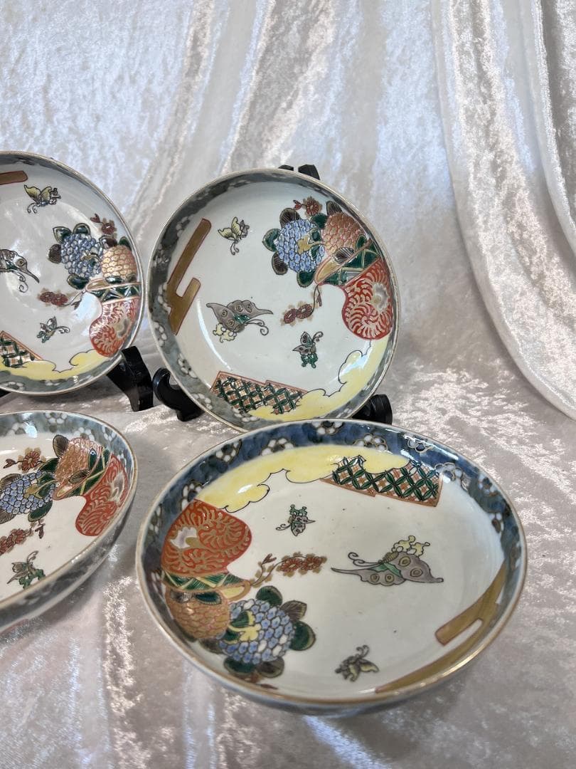 金彩色絵蝶と紫陽花紋５寸皿　伊万里焼　明治　５枚組