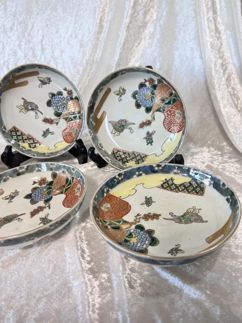 金彩色絵蝶と紫陽花紋５寸皿　伊万里焼　明治　５枚組