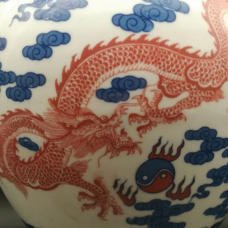 乾隆雲龍紋両耳瓶 青花瓶 景徳鎮 陶磁器 装飾品 現代工芸品 美術品 置物