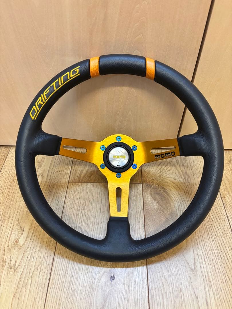 momo ステアリング NRGクイックリリース　ステアリングSWカーボンプレート
