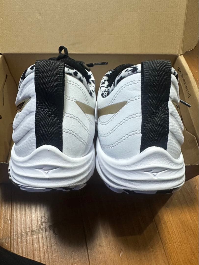 Mizuno ウェーブモーメンタム エリート バレーボールシューズ