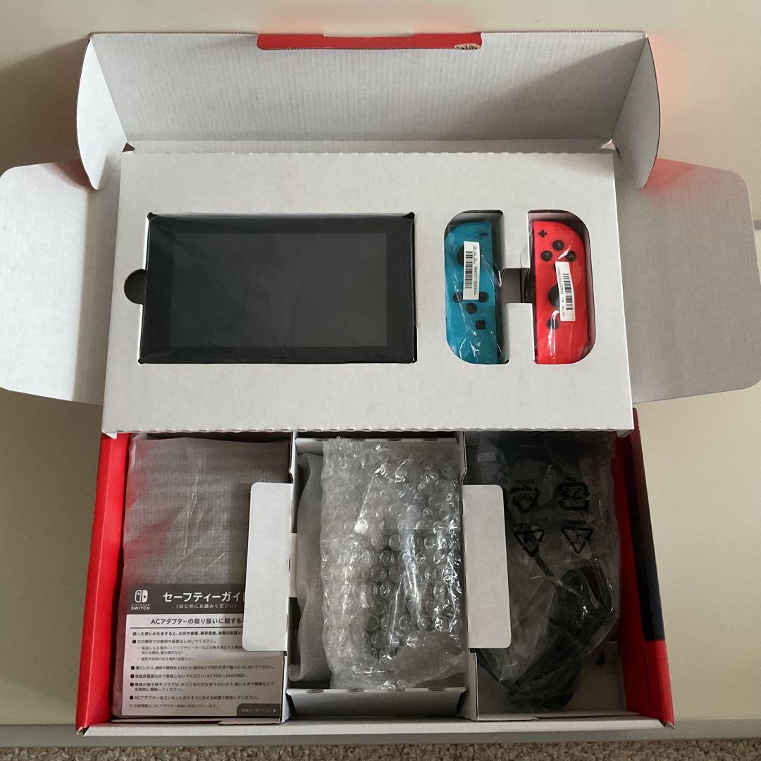 Nintendo Switchスイッチ本体　ネオンブルー（L）ネオンレッド（R）