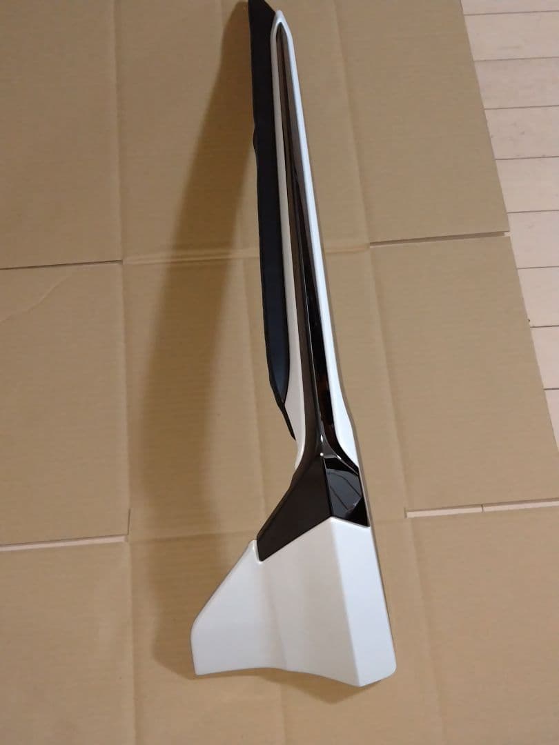 220系クラウンRS用モデリスタ フロントウイングスポイラー(運転席/右側のみ)