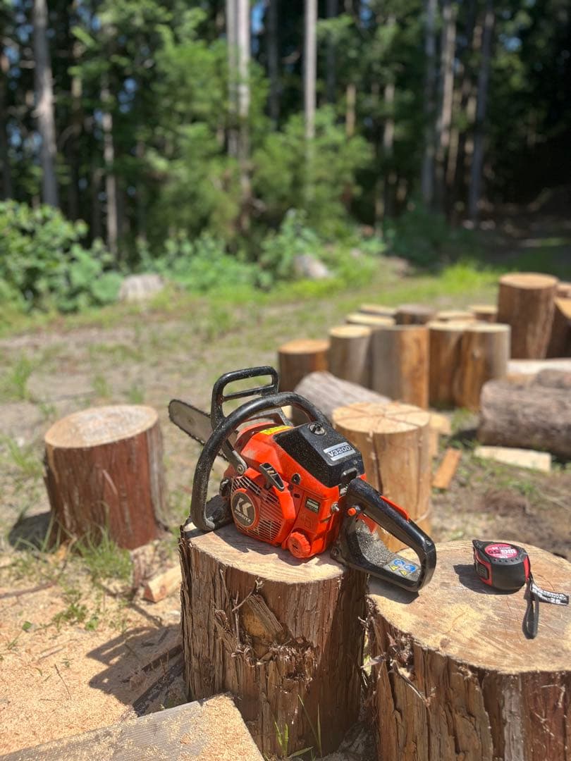 ヒノキ香る天然無垢スツール｜森を歩くようにリラックスできる！ 椅子 丸太 花台