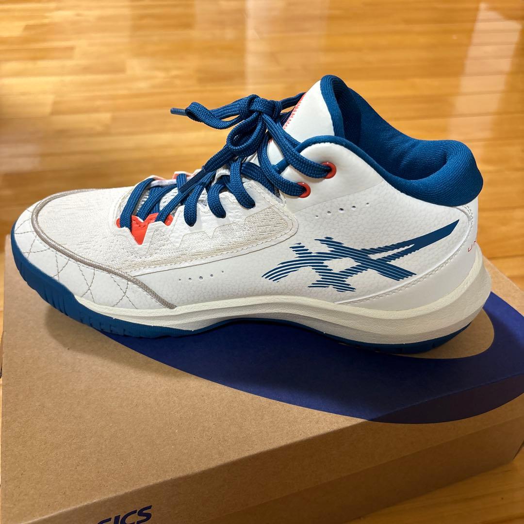 ASICS バスケットシューズ 24.0cm アンプレアルス3