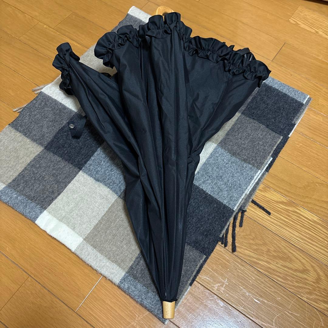 SUN BARRIER100 フリル付き ブラック 折りたたみ日傘