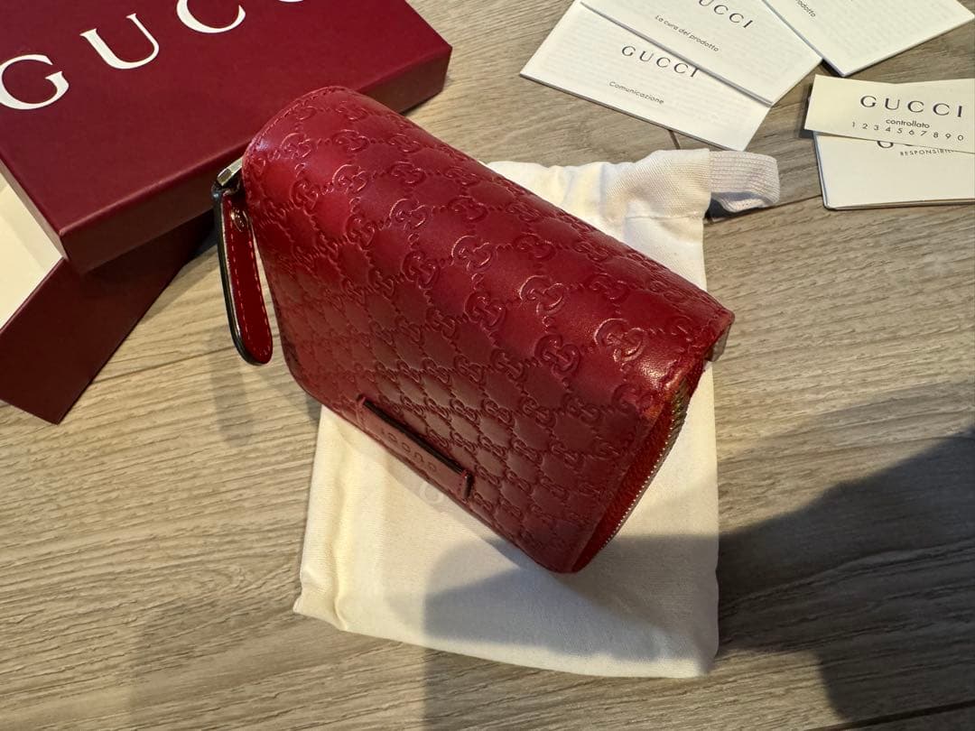 GUCCI グッチ　二つ折り財布　コンパクト　赤　レッド　美品