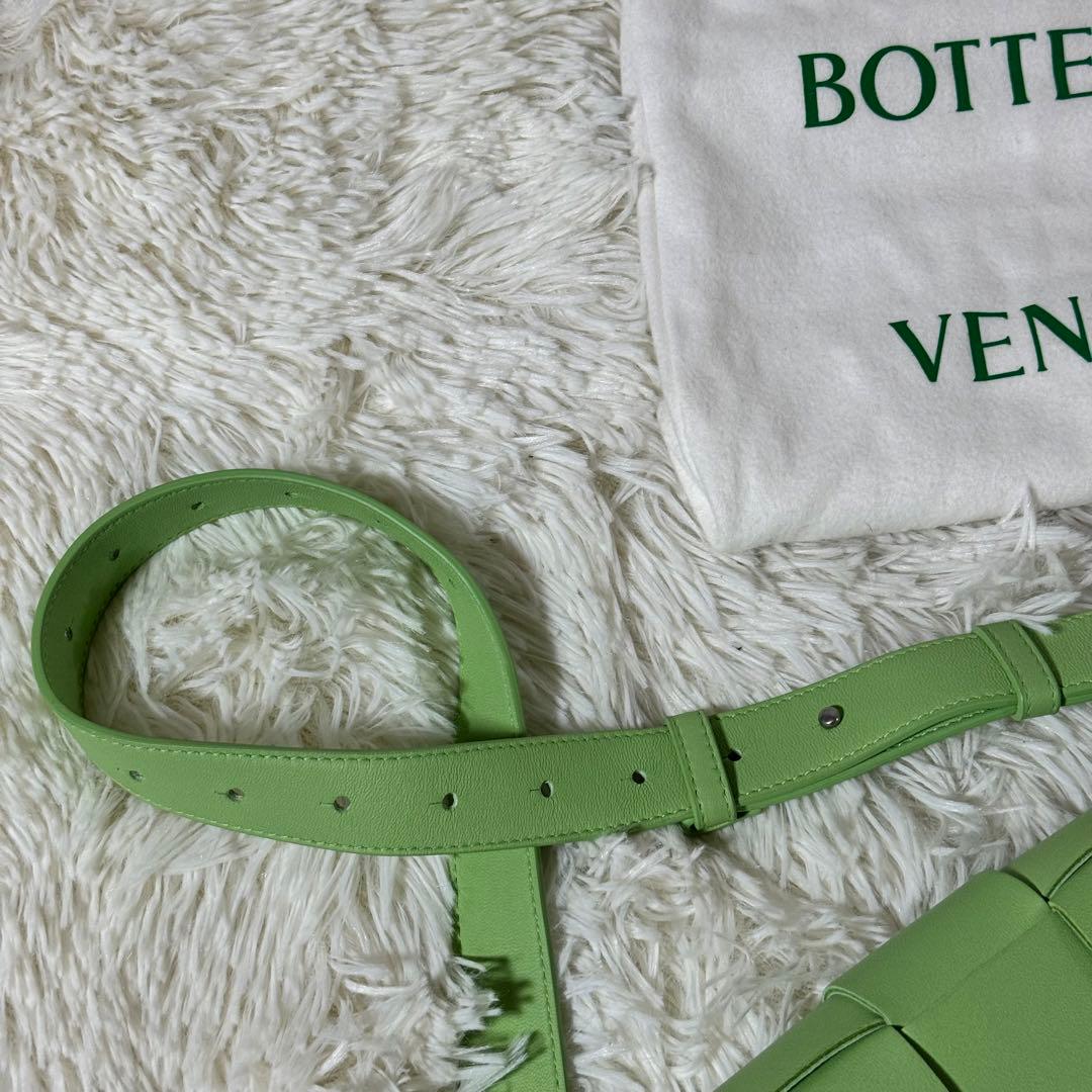 新品未使用✨ボッテガヴェネタ　カセットミニベルト　イントレチャート　ピスタチオ