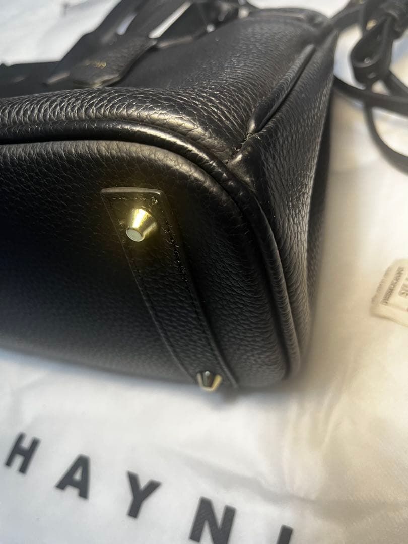 【美品】ヘイニ　レネ　ショルダーバッグ　黒　本革