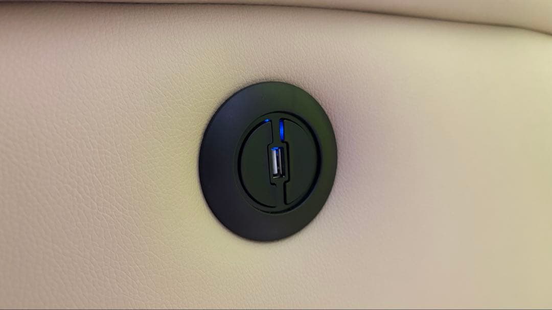 リクライニング機能付きベージュソファ