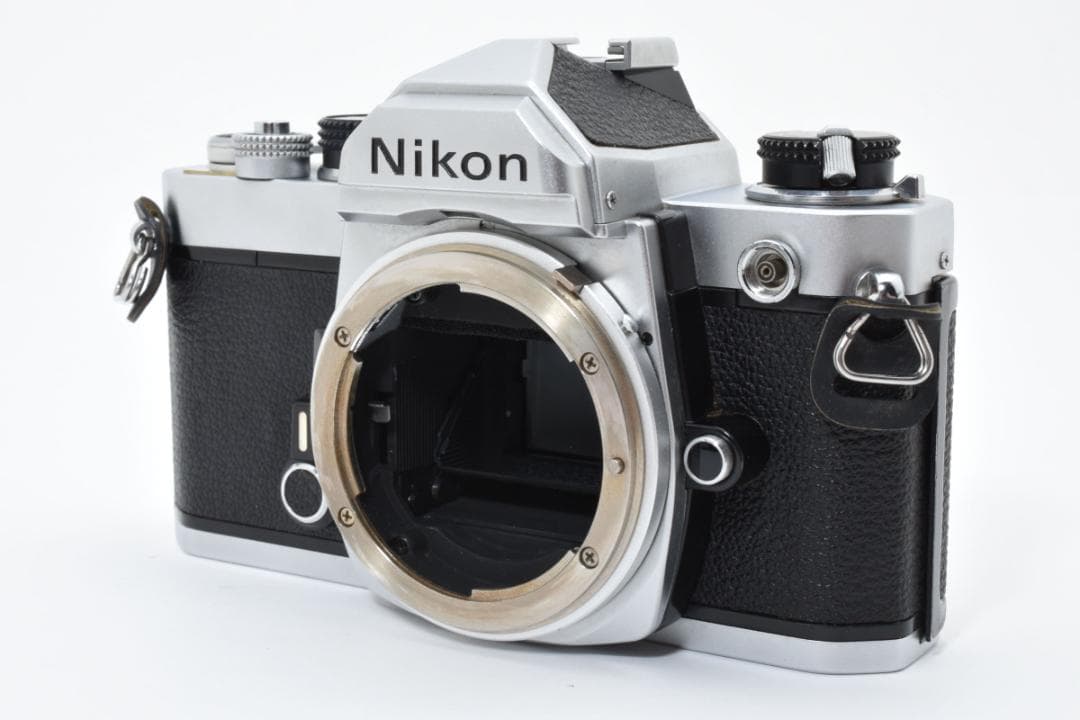 超美品 NIKON FM シルバー フィルムカメラ　モルト新品交換済 M258