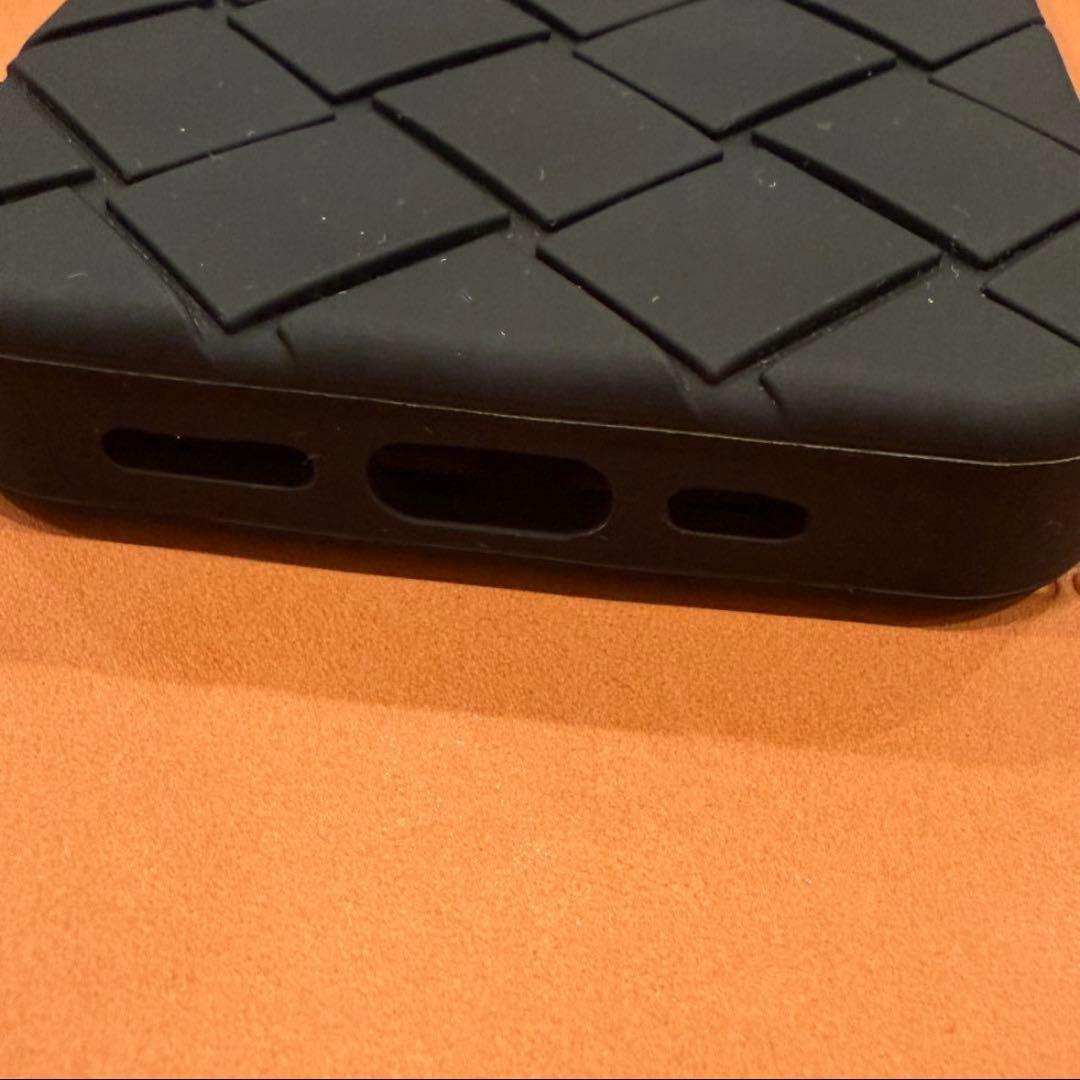 Bottega Veneta ボッテガヴェネタ　iPhone15pro ケース