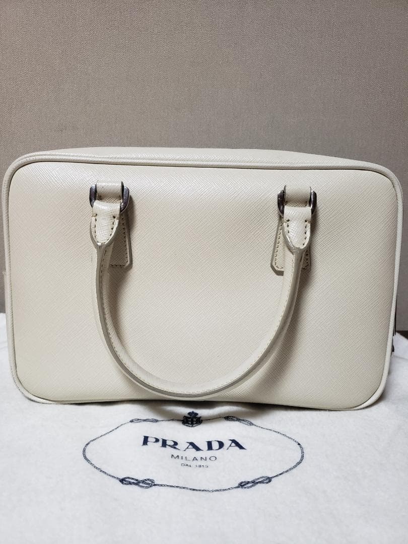 PRADA ガレリア サフィアーノ ミニバッグ　ホワイト