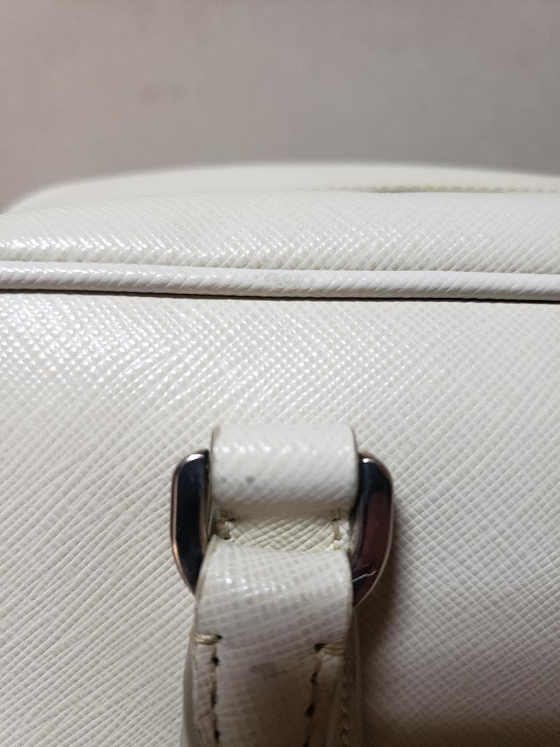 PRADA ガレリア サフィアーノ ミニバッグ　ホワイト