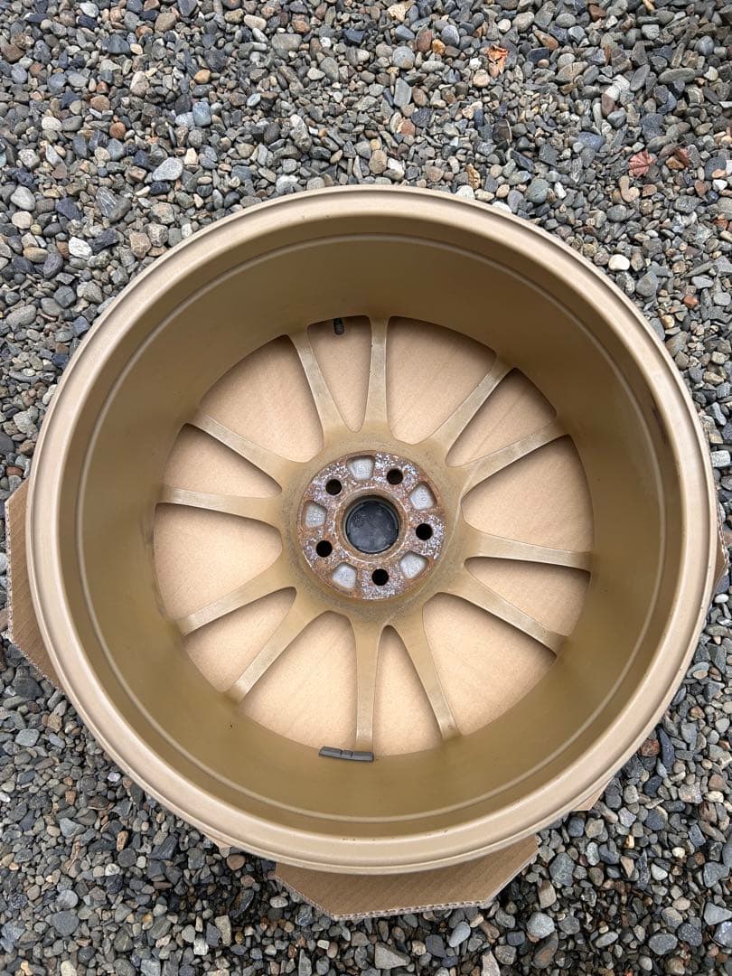 値下げ②OZウルトラレッジェーラ18インチゴールド5穴PCD100オフセット48