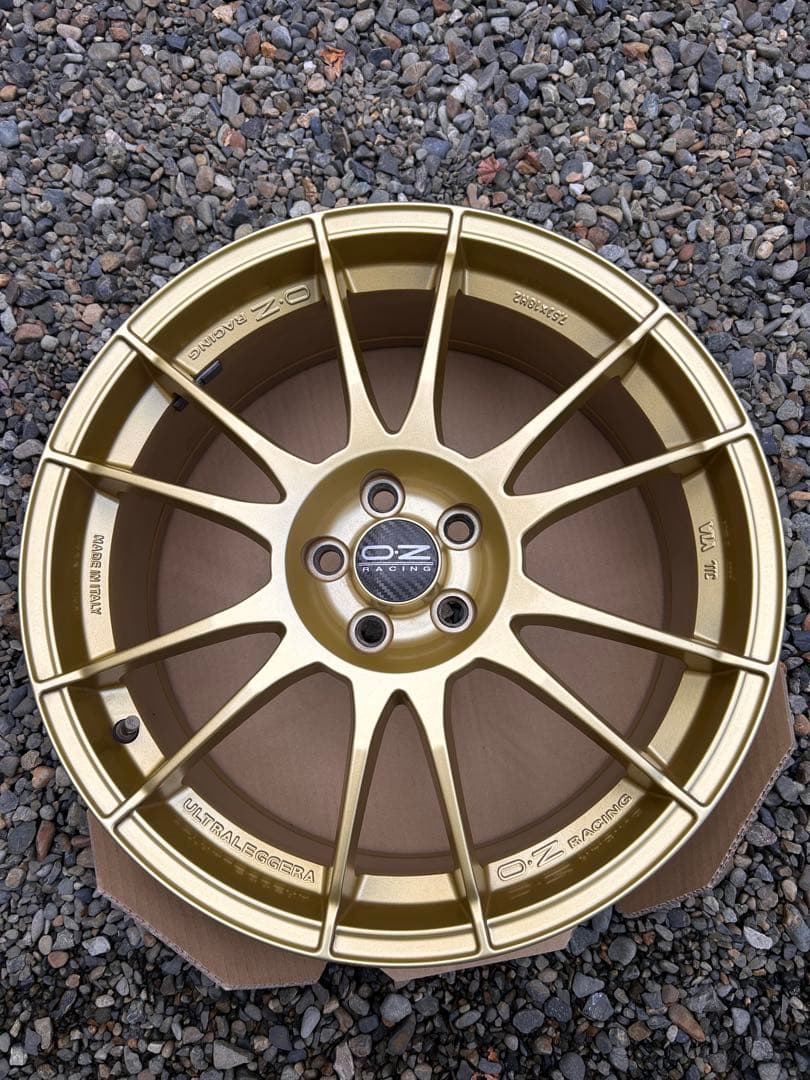 値下げ②OZウルトラレッジェーラ18インチゴールド5穴PCD100オフセット48
