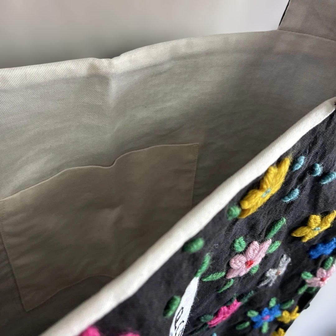 pot and tea 花柄刺繍ハンドバッグ　ポットアンドティー　ブラック