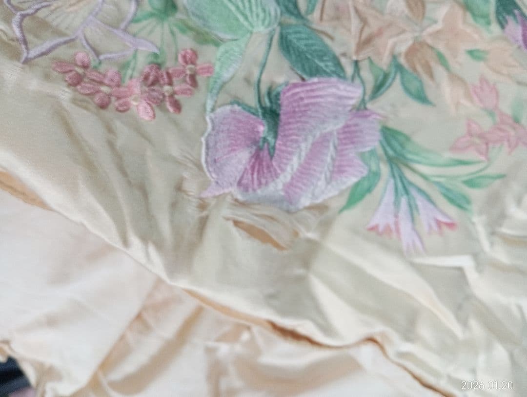 羽毛掛け布団　丸八真綿販売ソワリー 刺繍入り ダブルサイズ　絹仕様　ダウン90%