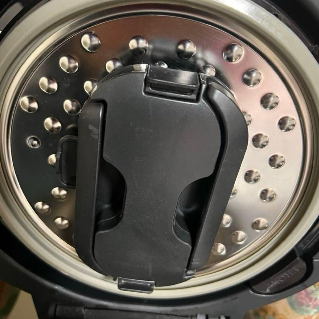 シャープ ヘルシオホットクック 電気調理鍋 無水　ホワイト 時短 料理 圧力鍋