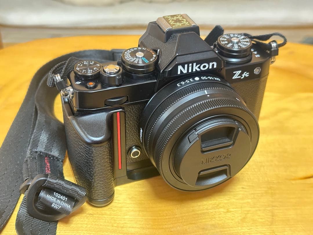 Nikon Zfc レンズキット 「撮影枚数111枚」とおまけ付き
