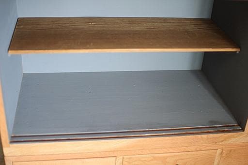 古い木枠のガラス戸棚　木製引き出し8杯