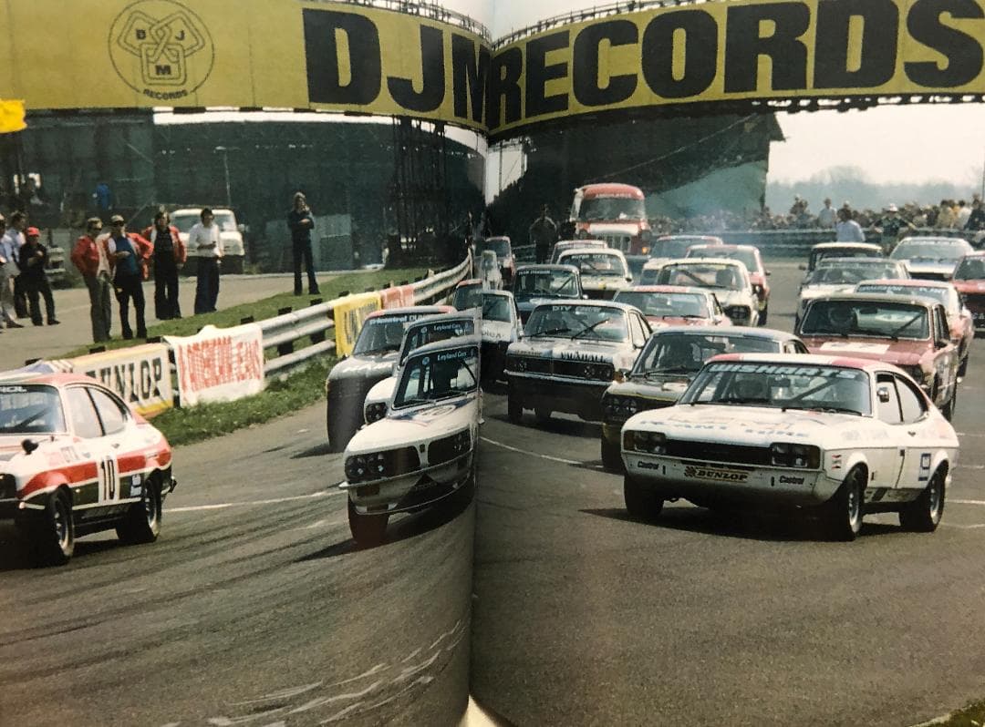 洋書 British Touring Car Racing