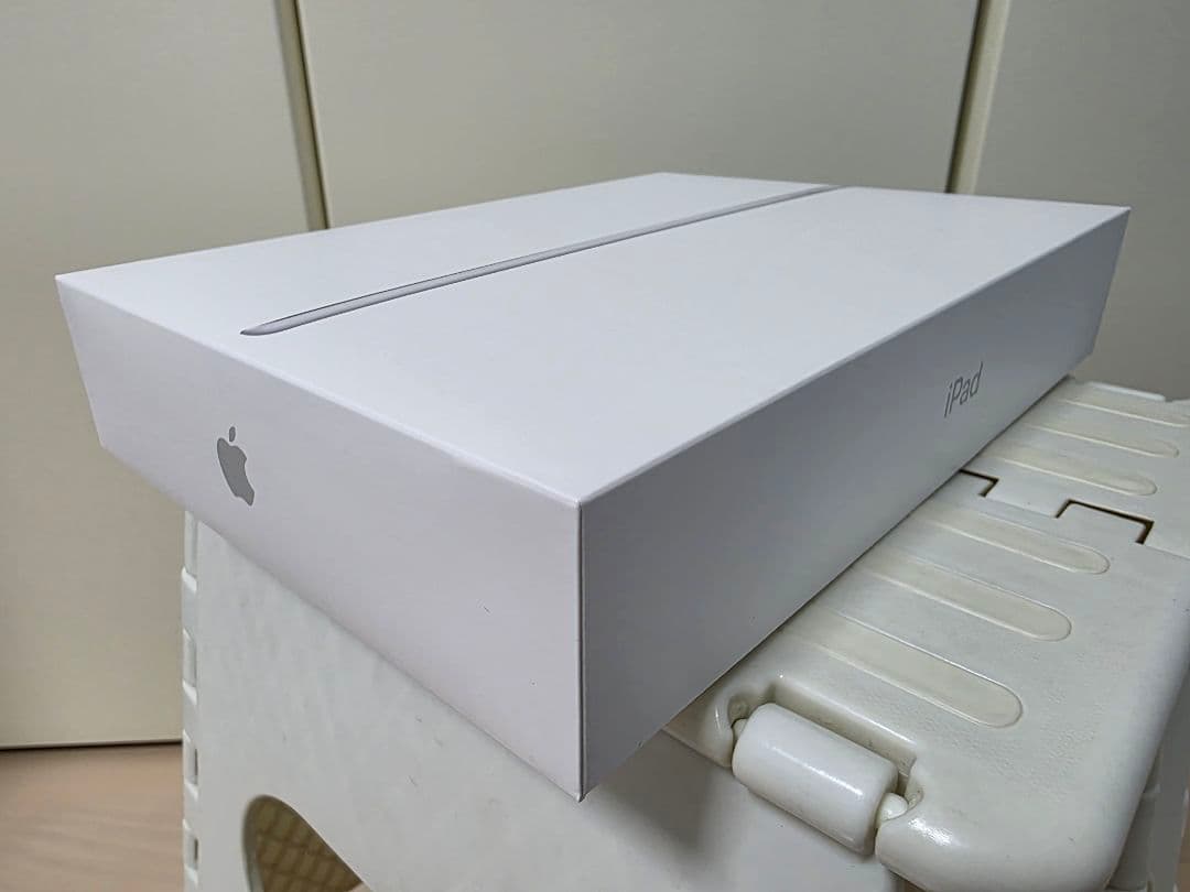 iPad 第7世代 シルバー 32GB Wi-Fiモデル MW752J/A